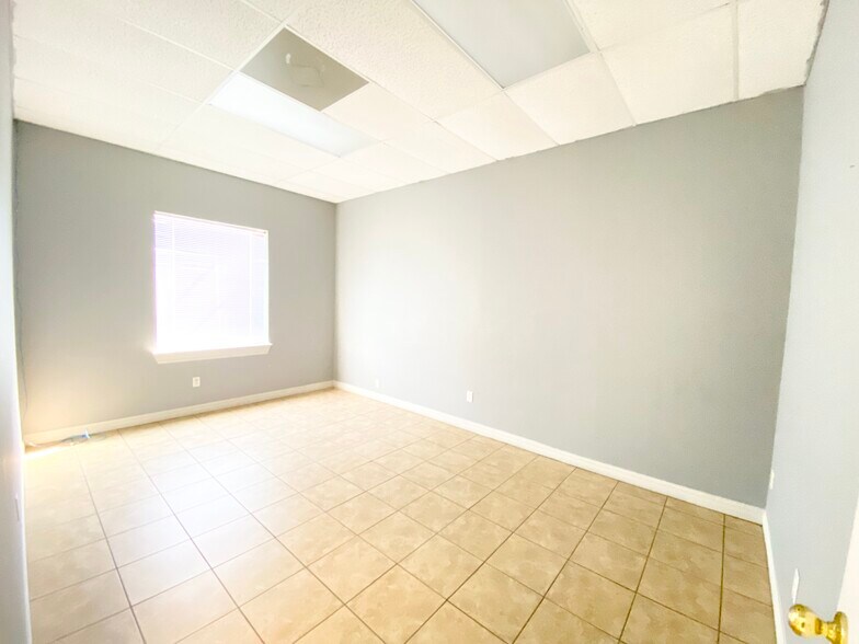 More Photos Of 3102 E Business 83, Weslaco Office For Lease