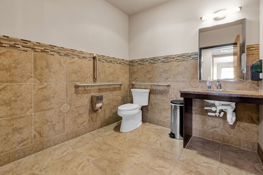 More Photos Of 4795 Larimer Pky, Johnstown Medical For Sale