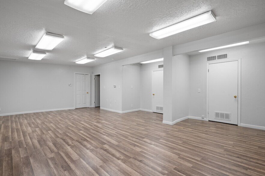 More Photos Of 9386 S Redwood Rd, West Jordan Office For Lease