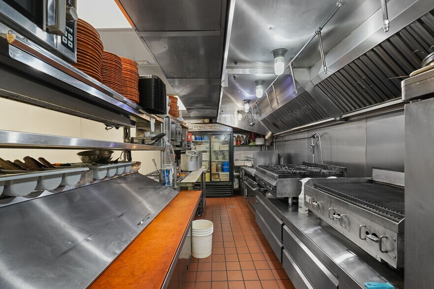 More Photos Of 569 Winthrop St, Rehoboth General Retail For Sale