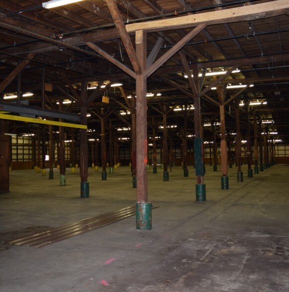 More Photos Of 1001 Ohlendorf Rd, Osceola Manufacturing For Lease