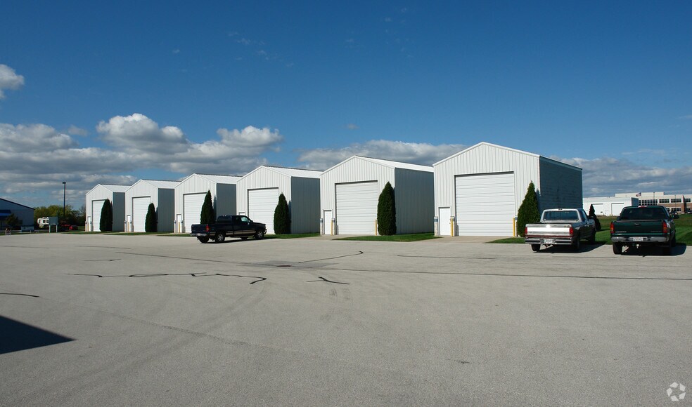 More Photos Of 801 Heritage Rd, De Pere Office For Lease