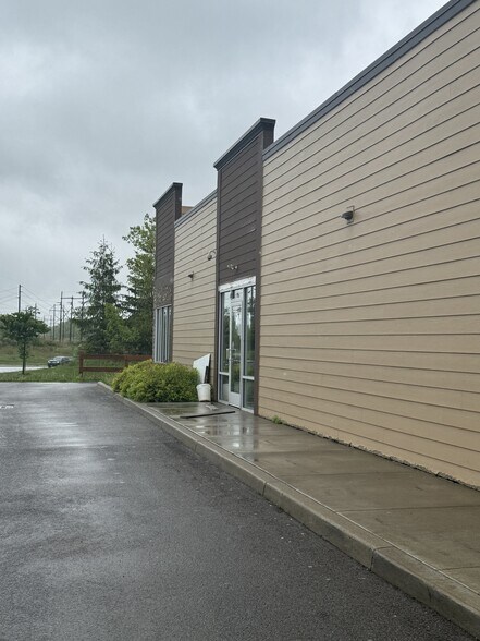More Photos Of 3941 Broadway St, Cheektowaga Freestanding For Sale