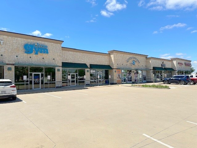 More Photos Of E Broad @ Regency Pky, Mansfield Unknown For Lease