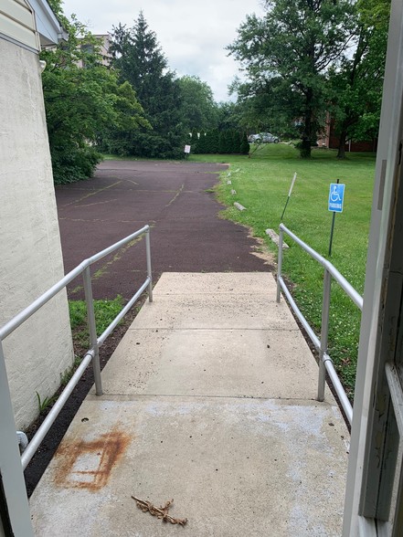 More Photos Of 650 E Broad St, Souderton Freestanding For Sale