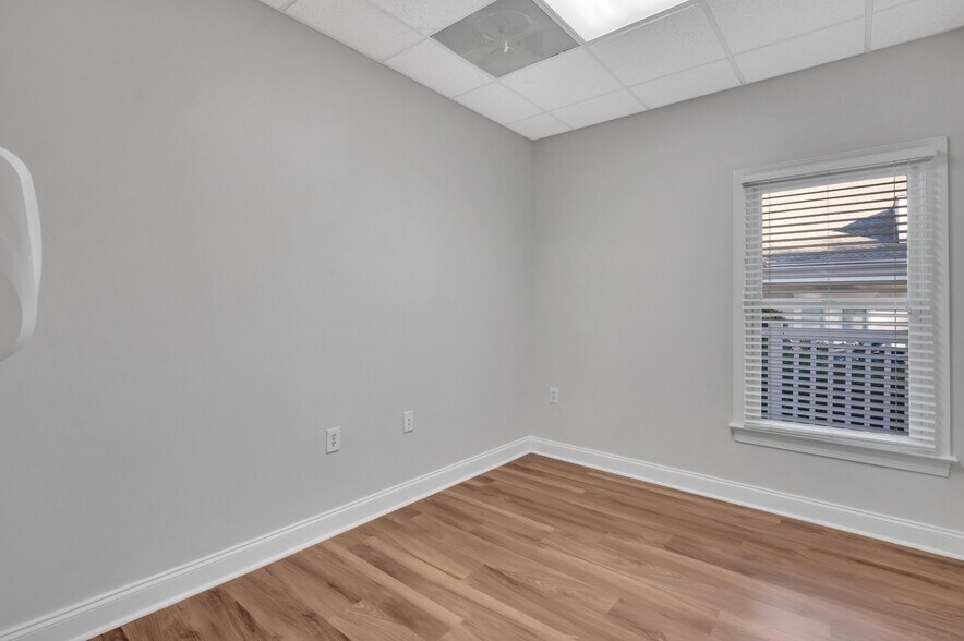 More Photos Of 20808 N Main St, Cornelius Medical For Lease