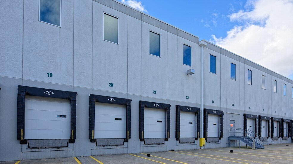 More Photos Of 8018 Quarry Rd, Alburtis Distribution For Lease