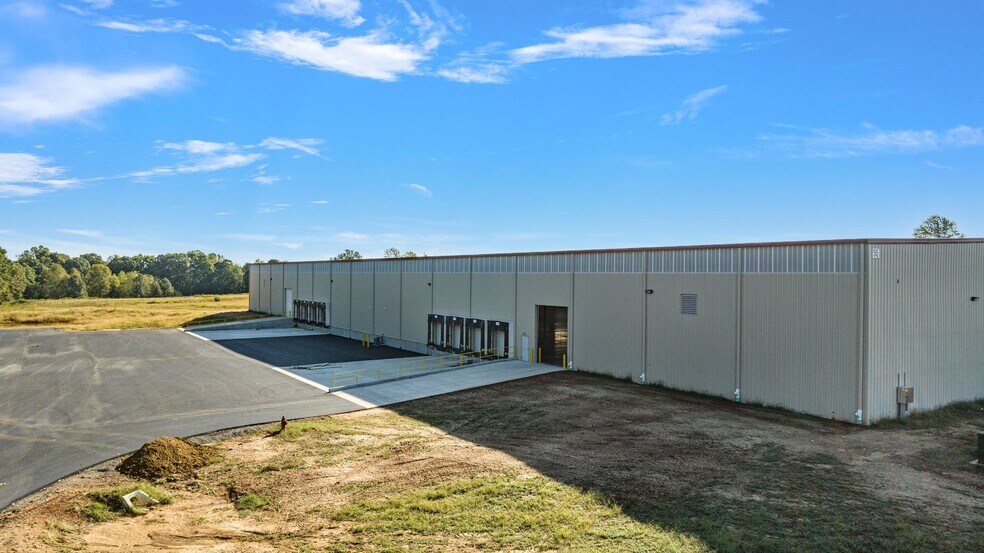 More Photos Of 55 Bagwell Blvd, Scottsville Warehouse For Lease