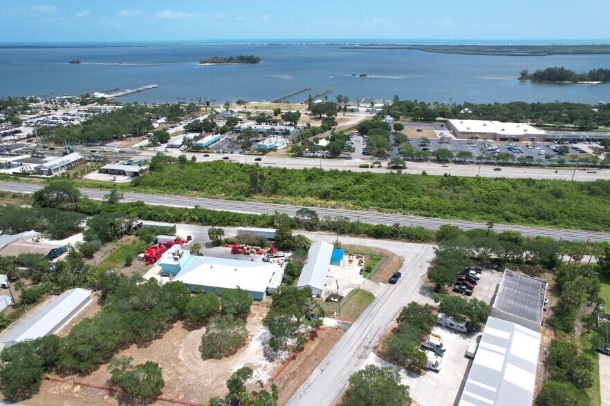 More Photos Of 6820 Woodmere Rd, Sebastian Light Distribution For Sale