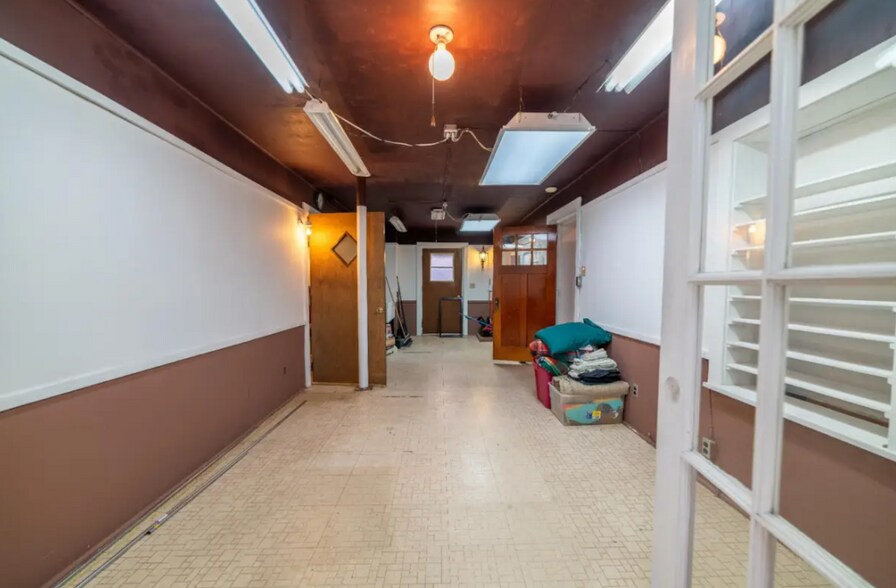 More Photos Of 1773 Superior St, Three Lakes Office For Sale