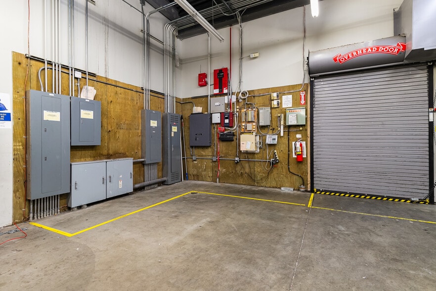 More Photos Of 3227 Northwest Ave, Bellingham Drugstore For Lease