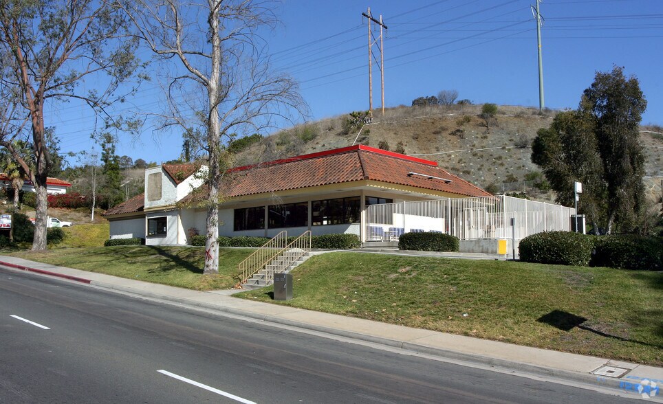More Photos Of 12889 Rancho Penasquitos Blvd, San Diego Freestanding For Lease