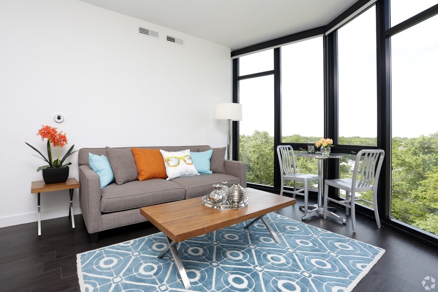 More Photos Of 847 Chicago Ave, Evanston Apartments For Lease