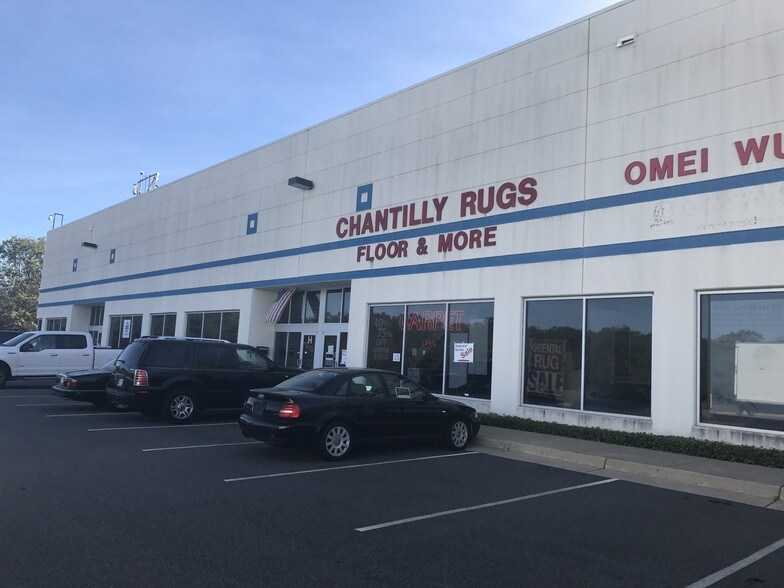 More Photos Of 3852 Dulles South Ct, Chantilly Warehouse For Lease