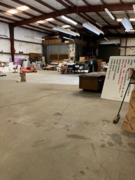 More Photos Of 6100 Coca Cola Blvd, Columbus Flex For Lease