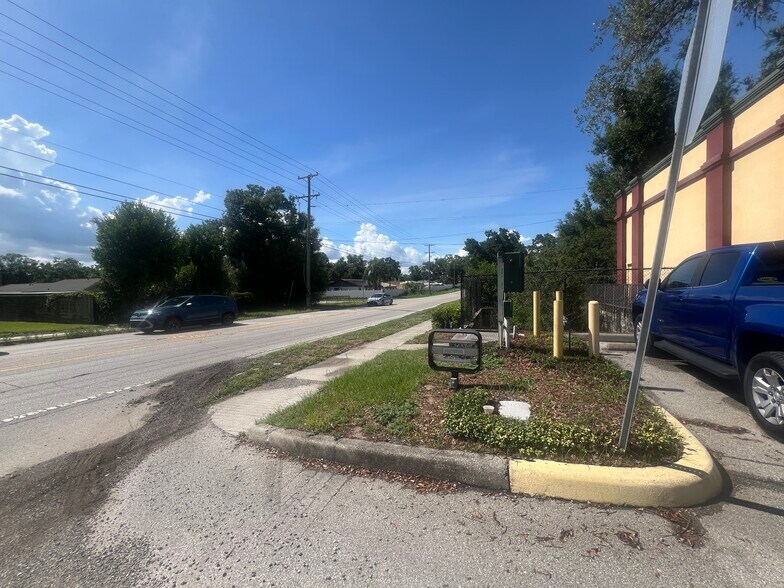 More Photos Of 1315-1321 N Kingsway Ave, Tampa General Retail For Lease