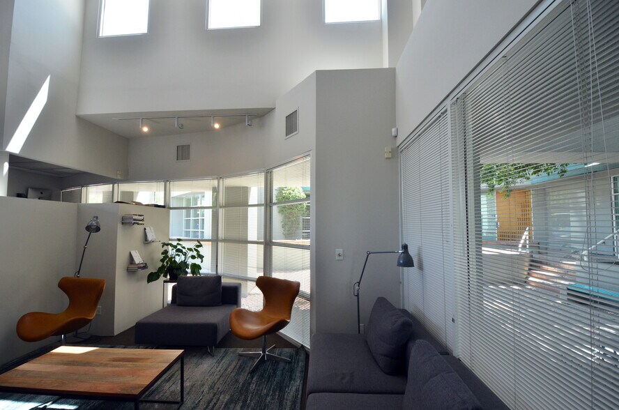 More Photos Of 1730 E Northern Ave, Phoenix Office For Lease