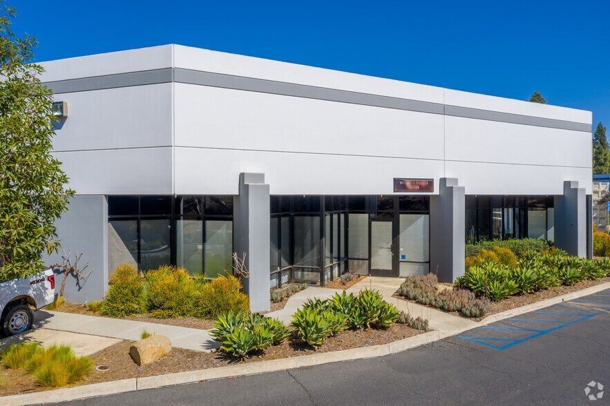 More Photos Of 302 Enterprise St, Escondido Unknown For Lease