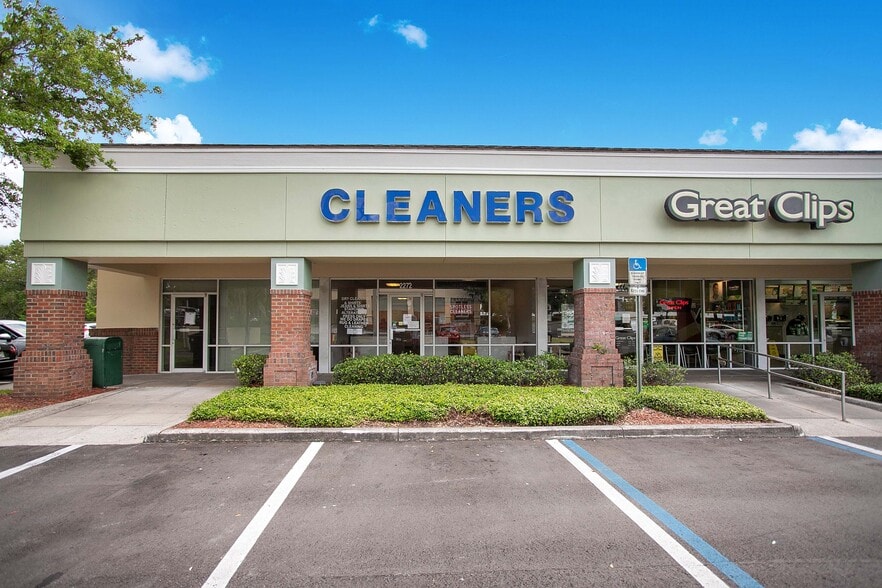 More Photos Of 2300 Griffin Rd, Lakeland Unknown For Lease