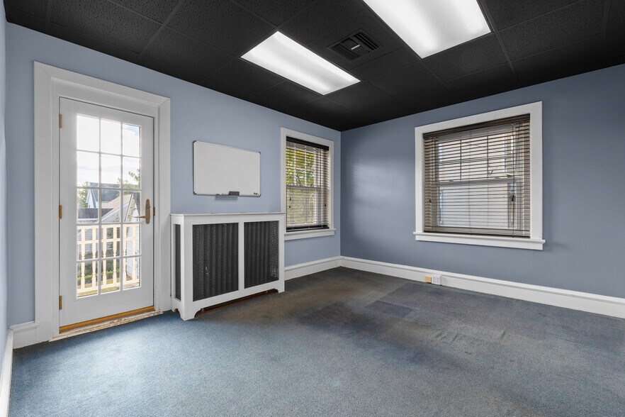 More Photos Of 184 W Main St, Trappe Office For Sale