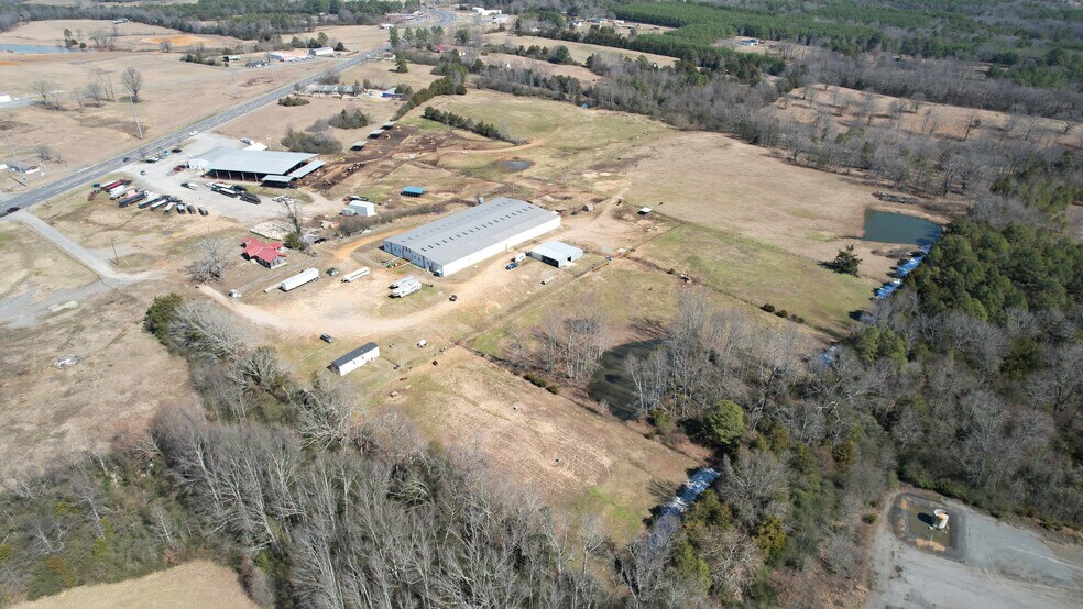 More Photos Of 99 Stacks Dr, Damascus Horse Stables For Sale