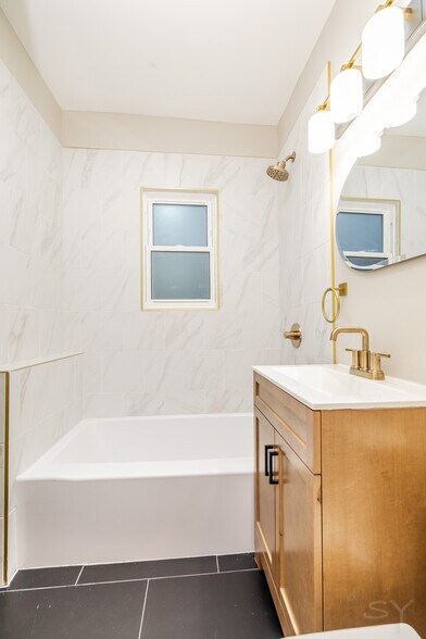 More Photos Of 6129 N Ravenswood Ave, Chicago Multifamily For Sale