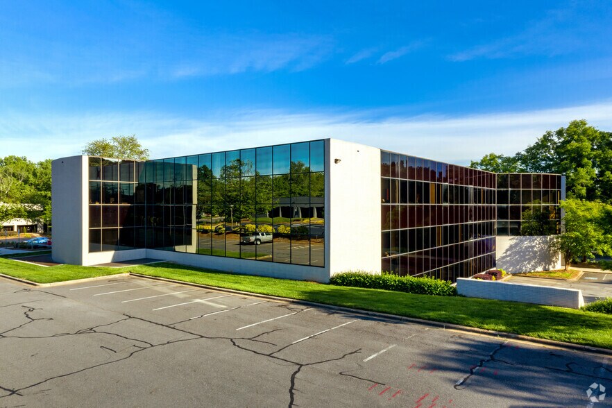 More Photos Of 5550 77 Center Dr, Charlotte Office For Lease