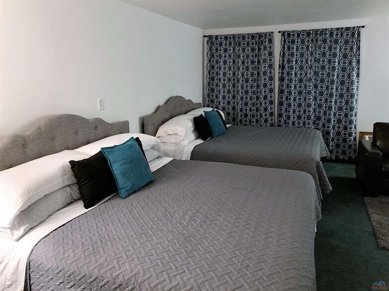 More Photos Of 31535 Highway 83, Warsaw Hotel For Sale