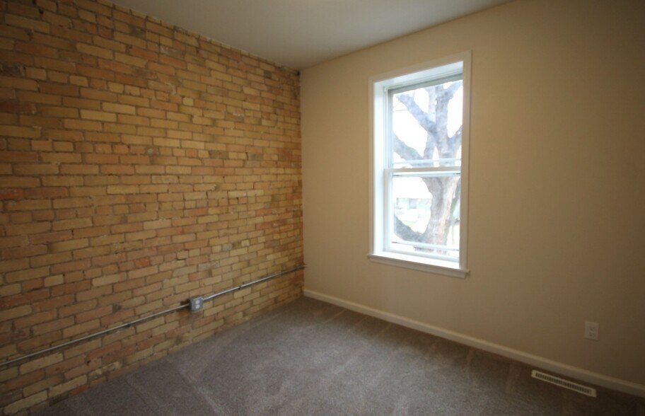 More Photos Of 217 Chestnut St, Grand Forks Apartments For Sale