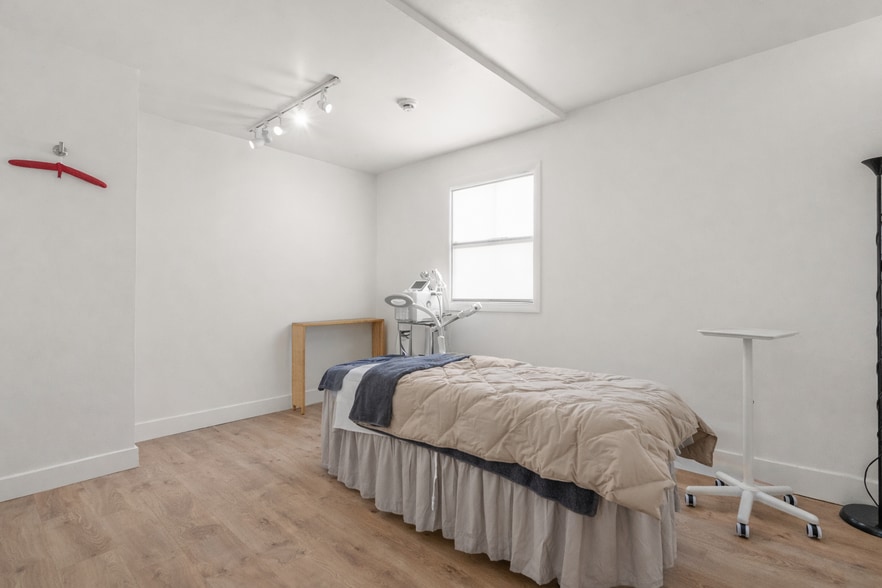 More Photos Of 1618 Parker Ave, Fort Lee Freestanding For Sale