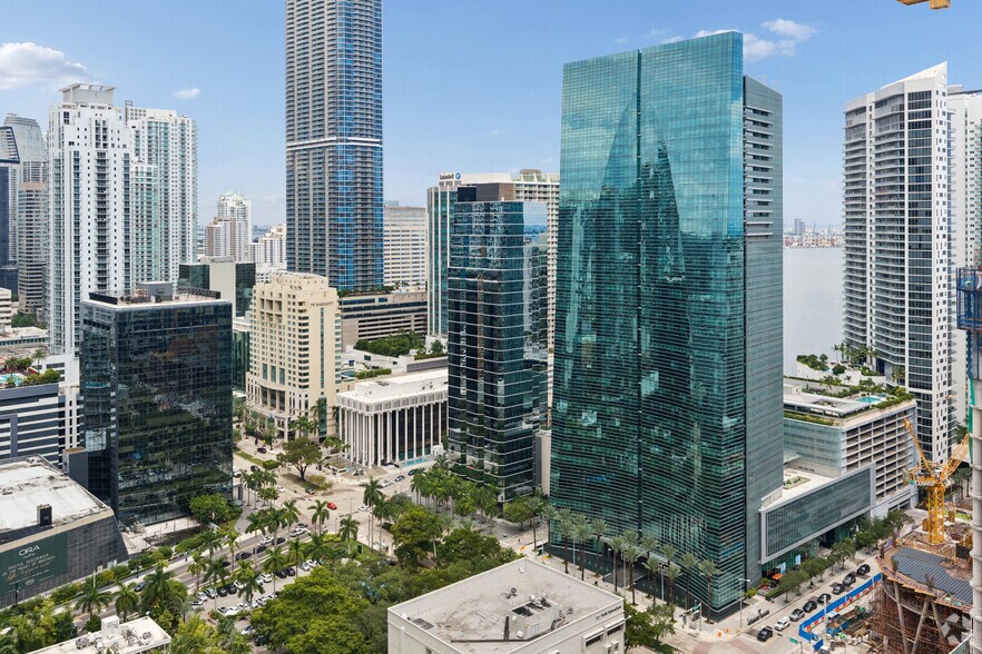 More Photos Of 1221 Brickell Ave, Miami Coworking Space