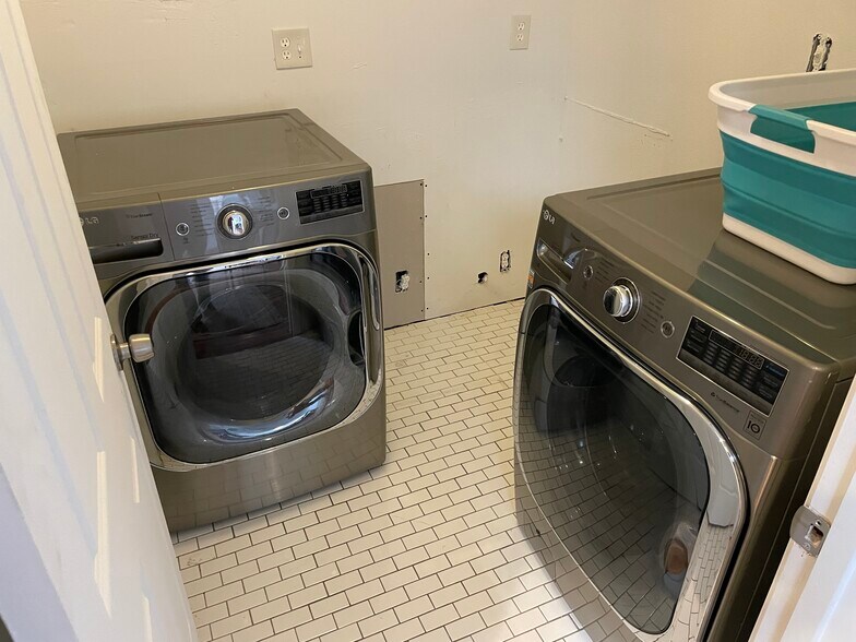 More Photos Of 3563 South Dr, Fort Worth Apartments For Sale