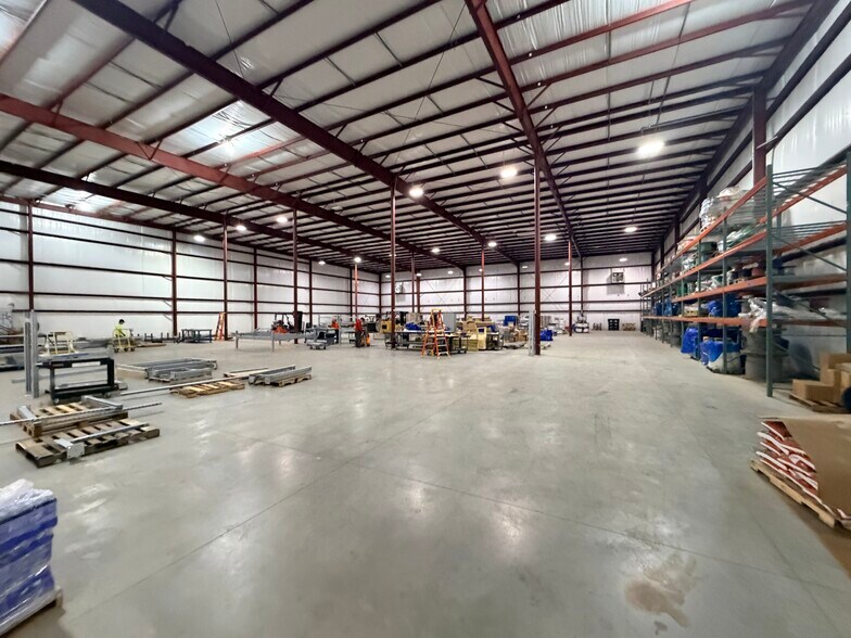 More Photos Of 2205 Bremer Rd, Fort Wayne Warehouse For Sale