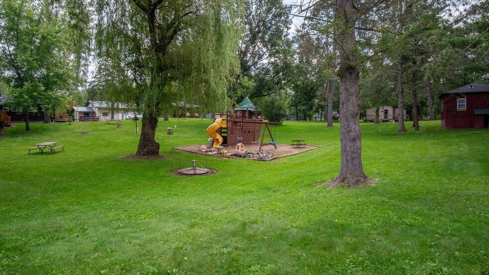 More Photos Of N1107 Roses Resort Rd, Weyerhaeuser Trailer Camper Park For Sale