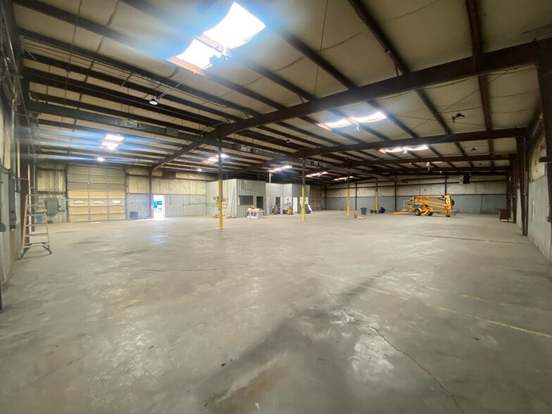 More Photos Of 3131 Hawkins Ave, Sanford Industrial For Lease