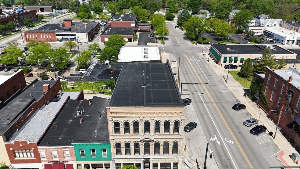 More Photos Of 300 Clinton St, Defiance Storefront Retail Residential For Lease