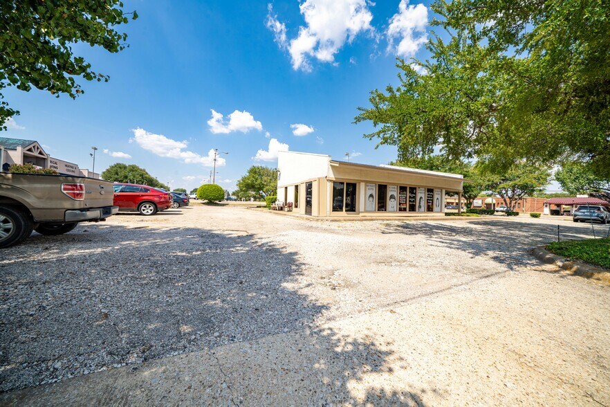 More Photos Of 701 N Hampton Rd, DeSoto Medical For Sale