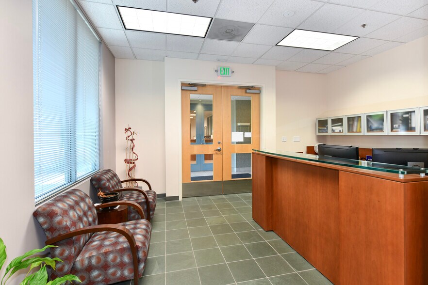 More Photos Of 899 Adams St, Saint Helena Office For Lease