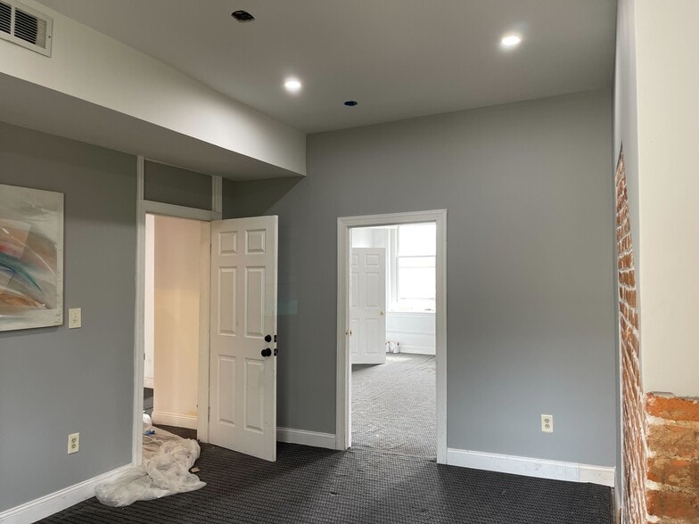 More Photos Of 406 5th St NW, Washington Office For Lease