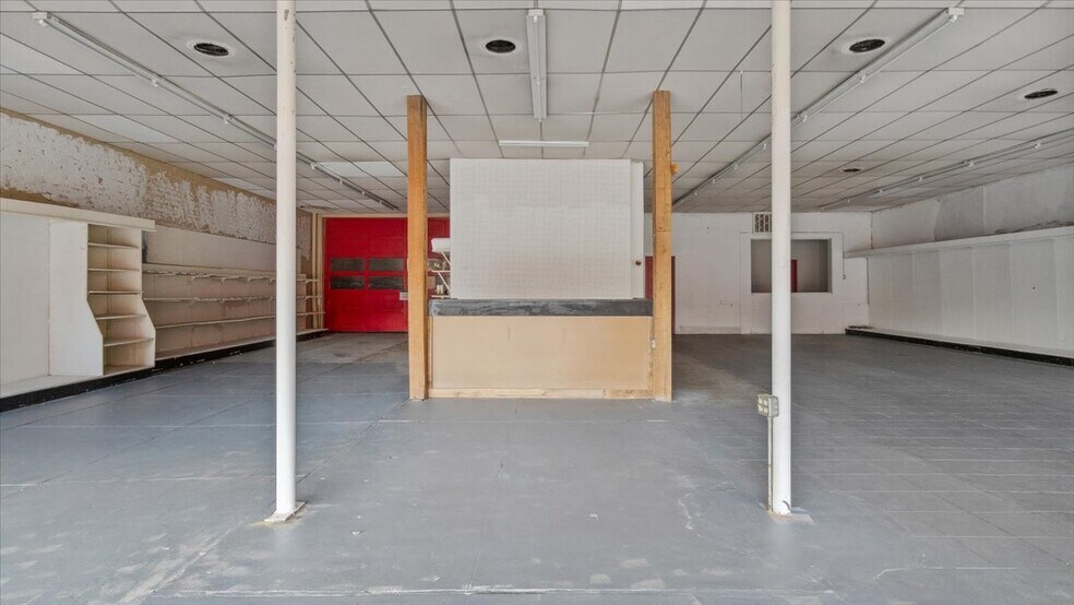 More Photos Of 123 N Main St, Warrenton Storefront For Sale