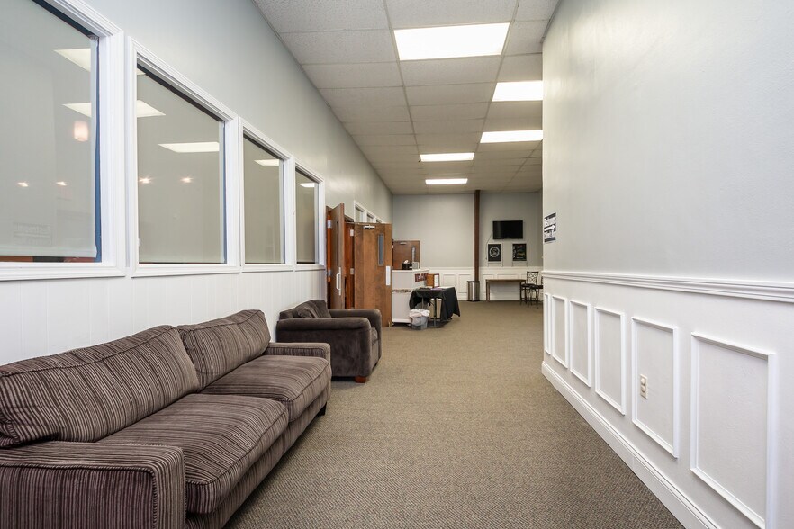 More Photos Of 733 Country Club Dr, Xenia Religious Facility For Sale