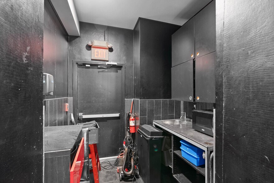 More Photos Of 1312 South St, Philadelphia Storefront Retail Residential For Sale