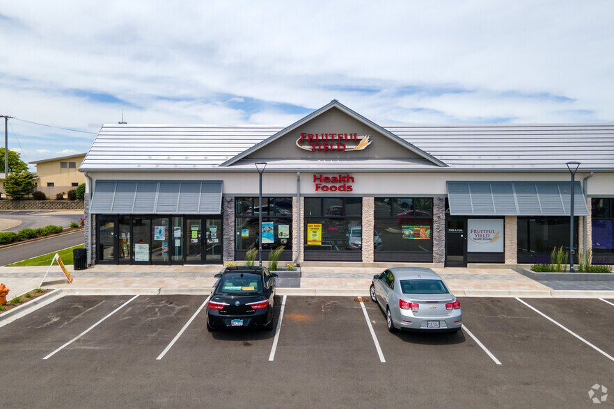 More Photos Of 1512 N Naper Blvd, Naperville General Retail For Lease