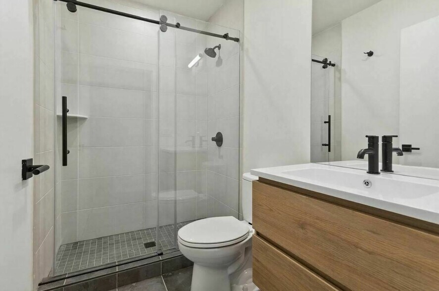 More Photos Of 500 N 13th St, Philadelphia Multifamily For Sale