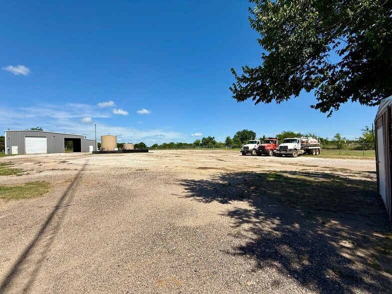 More Photos Of 836 Farm 71 rd, Talco Industrial For Sale