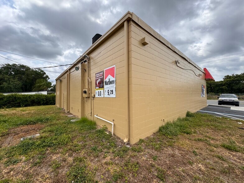 More Photos Of 1929 Clay St, Kissimmee Convenience Store For Lease