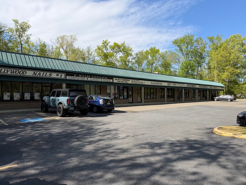 Primary Photo Of 5720 Deale Churchton Rd, Deale Freestanding For Lease