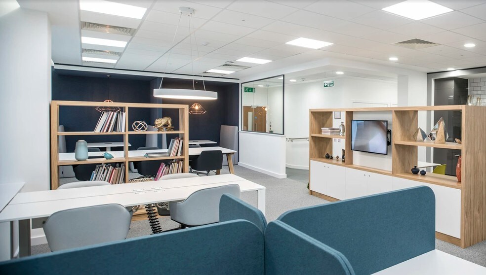 More Photos Of 2 St Clair Av W, Toronto Office For Lease