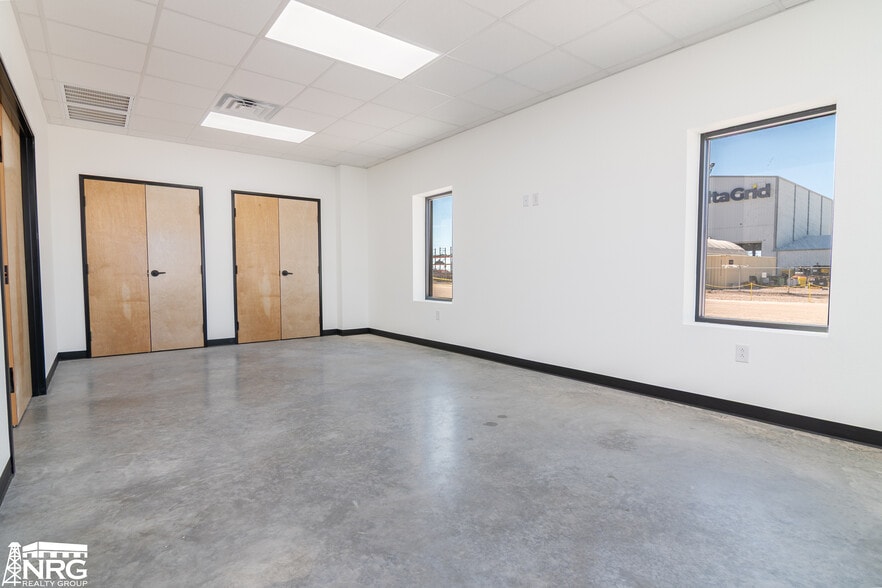More Photos Of 9817-B Interstate 20, Midland Warehouse For Sale