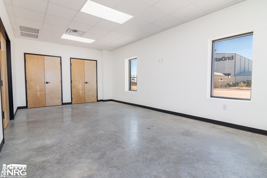 More Photos Of 9817-B Interstate 20, Midland Warehouse For Lease